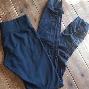 Kyodan workout leggings.